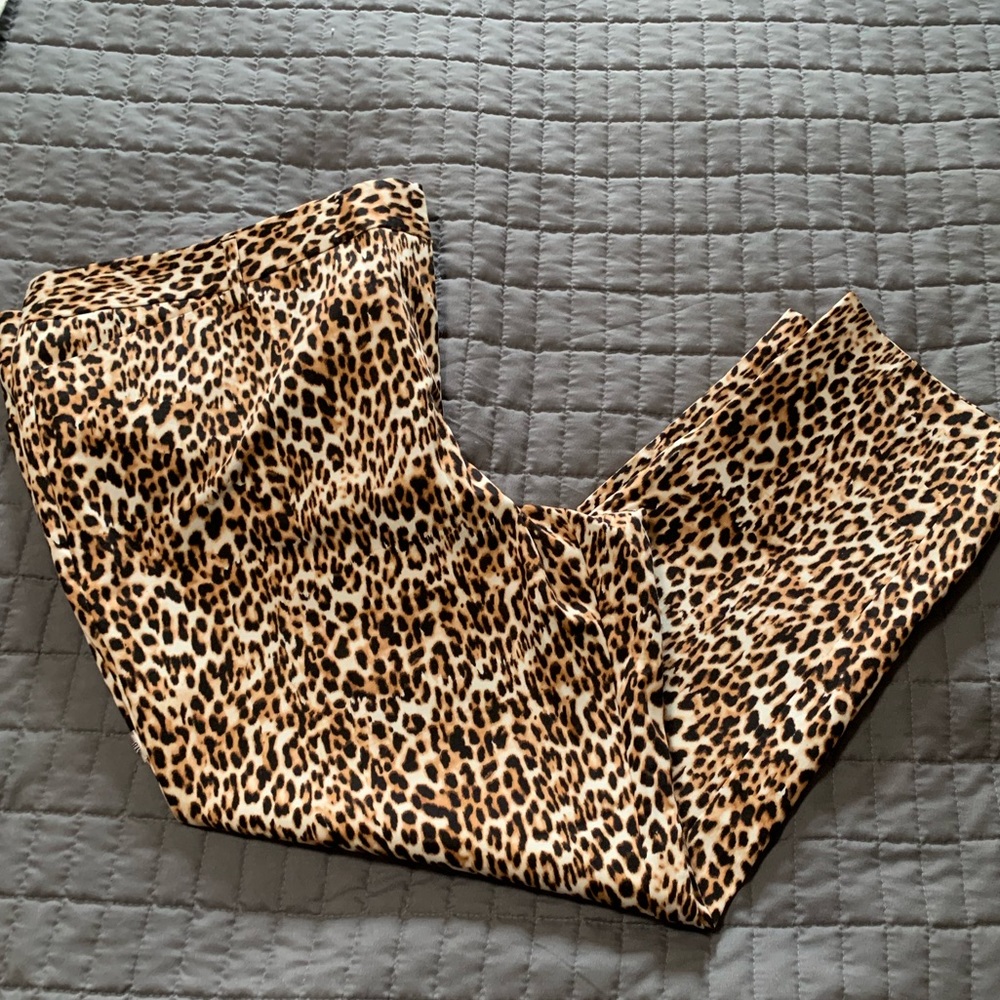 Cute leopard ankle pants. Brand new with tags!